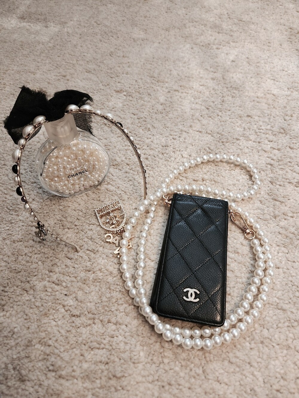 Chanel Black Quilted Caviar Leather Phone Crossbody - Picture 9 of 16